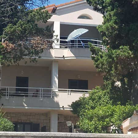 Mare Azzurro Apartments Pula Exteriör bild